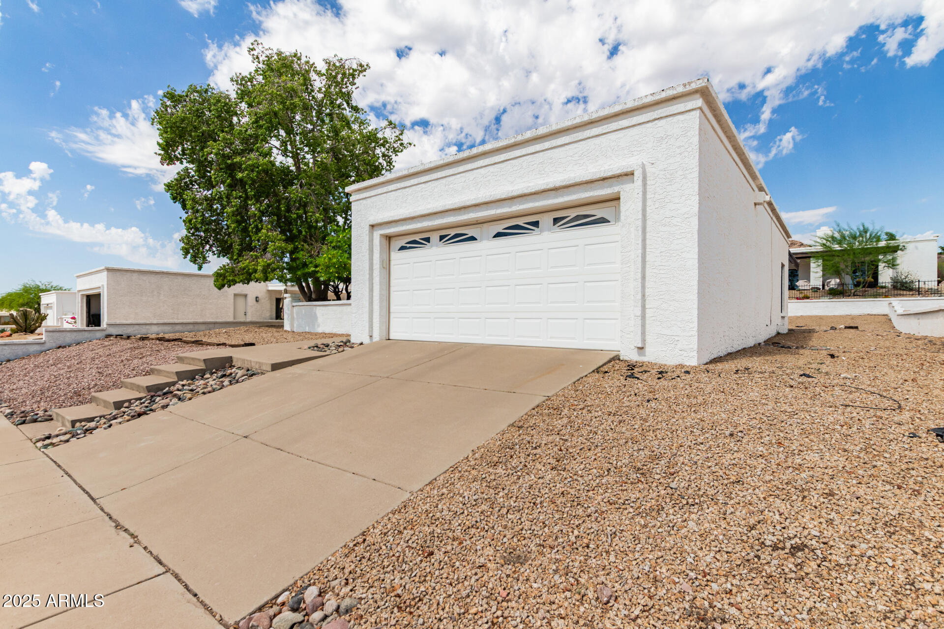 1316 East Winged Foot Road Phoenix, AZ 85022 - Photo 2 of 23 06 - Winged Foot