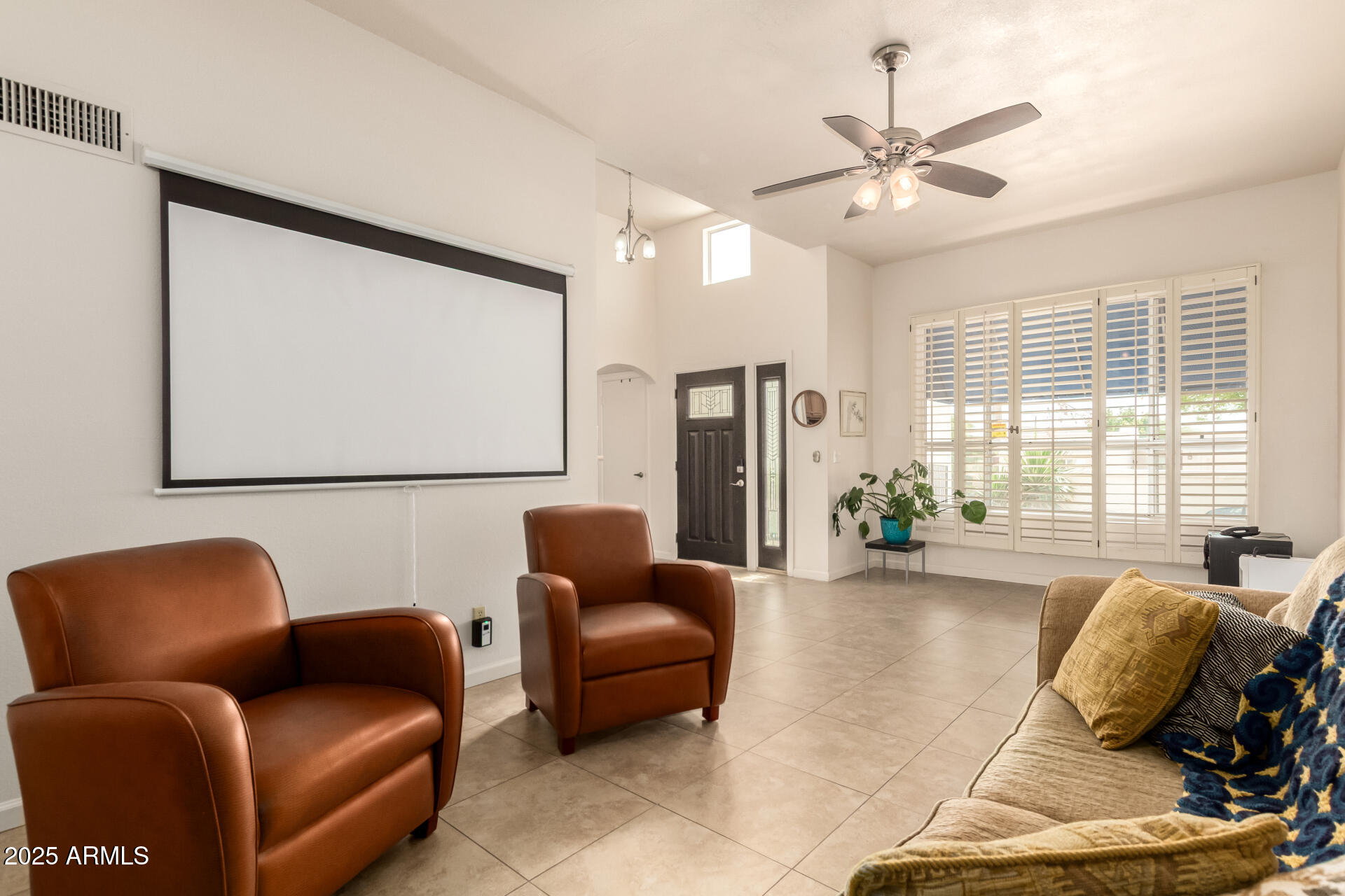 1316 East Winged Foot Road Phoenix, AZ 85022 - Photo 4 of 23 11 - Winged Foot