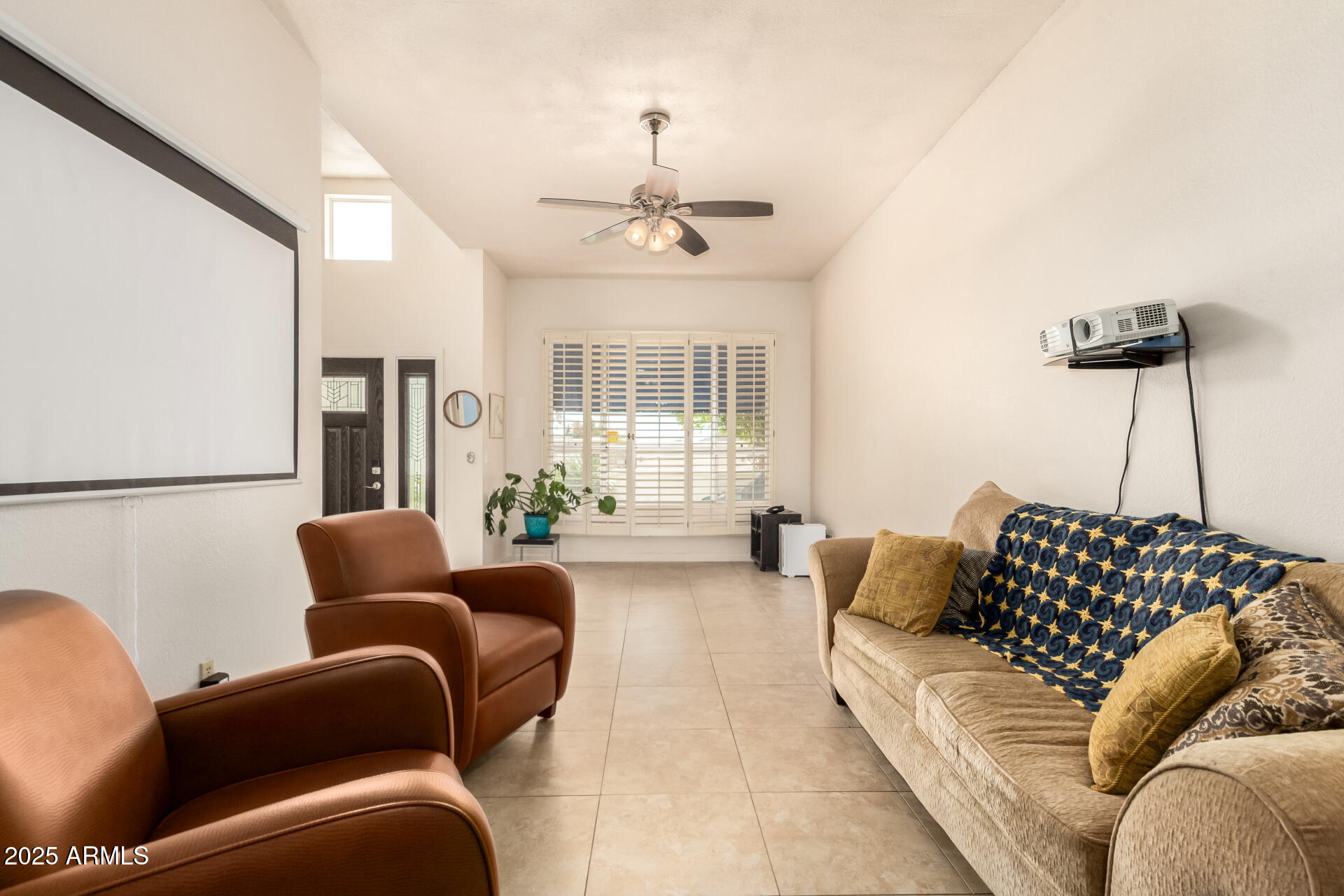 1316 East Winged Foot Road Phoenix, AZ 85022 - Photo 5 of 23 12 - Winged Foot