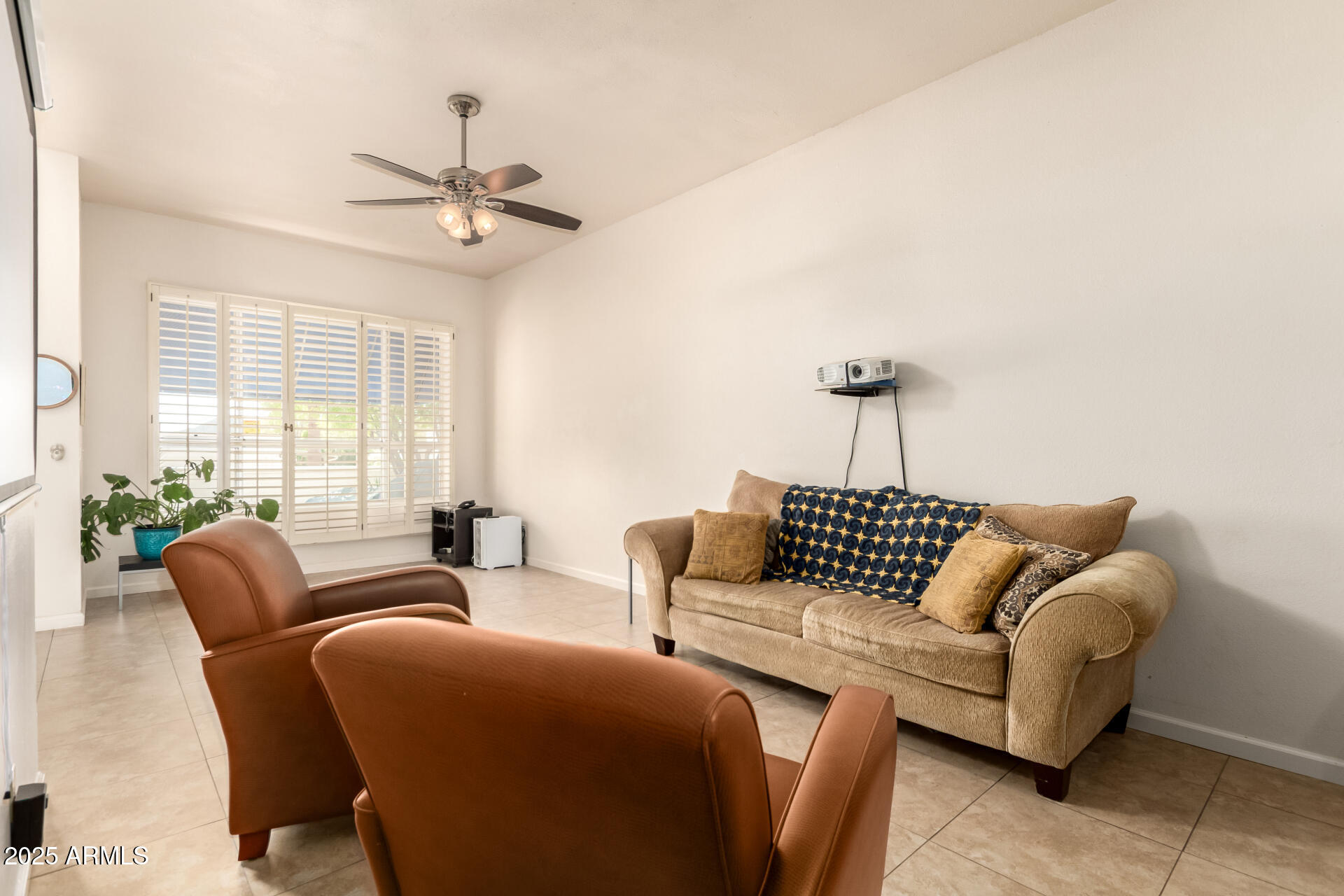 1316 East Winged Foot Road Phoenix, AZ 85022 - Photo 6 of 23 13 - Winged Foot