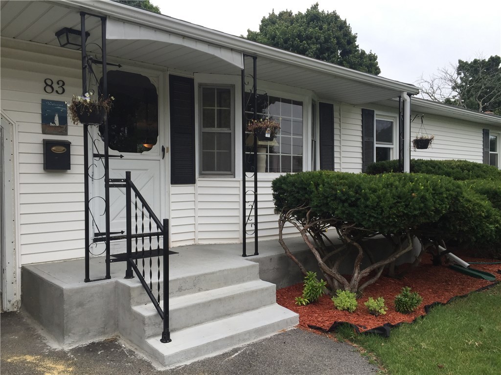83 Winthrop Road Warwick, RI 02888 - Photo 2 of 10 Gallery Image 2