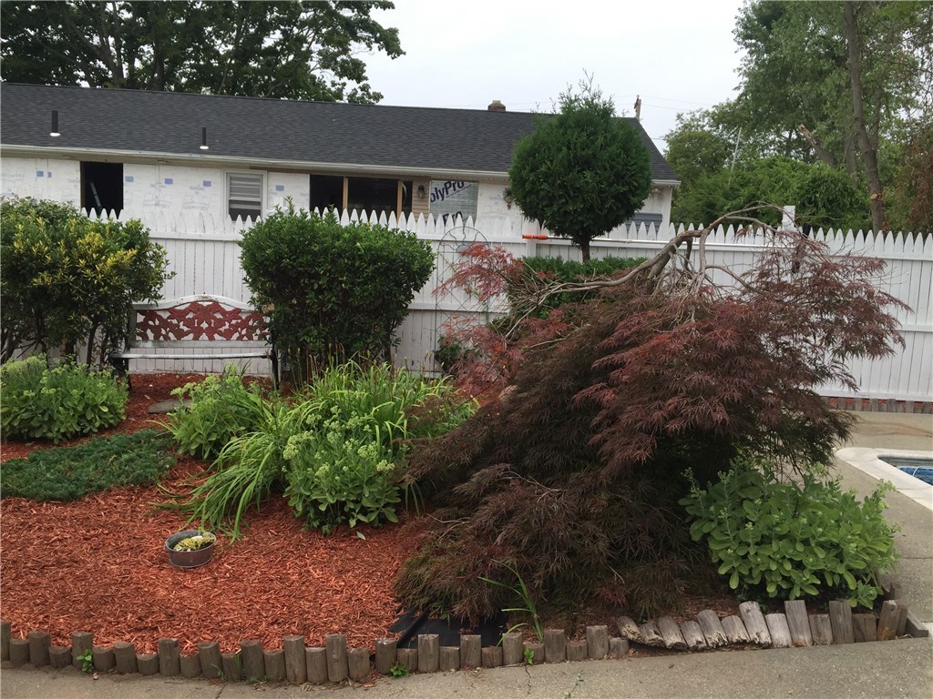 83 Winthrop Road Warwick, RI 02888 - Photo 4 of 10 Gallery Image 4