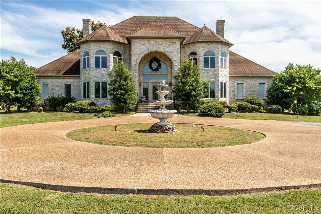 5301 Middle Road Prince George, VA 23875 - Photo 2 of 24 a front view of a house with garden