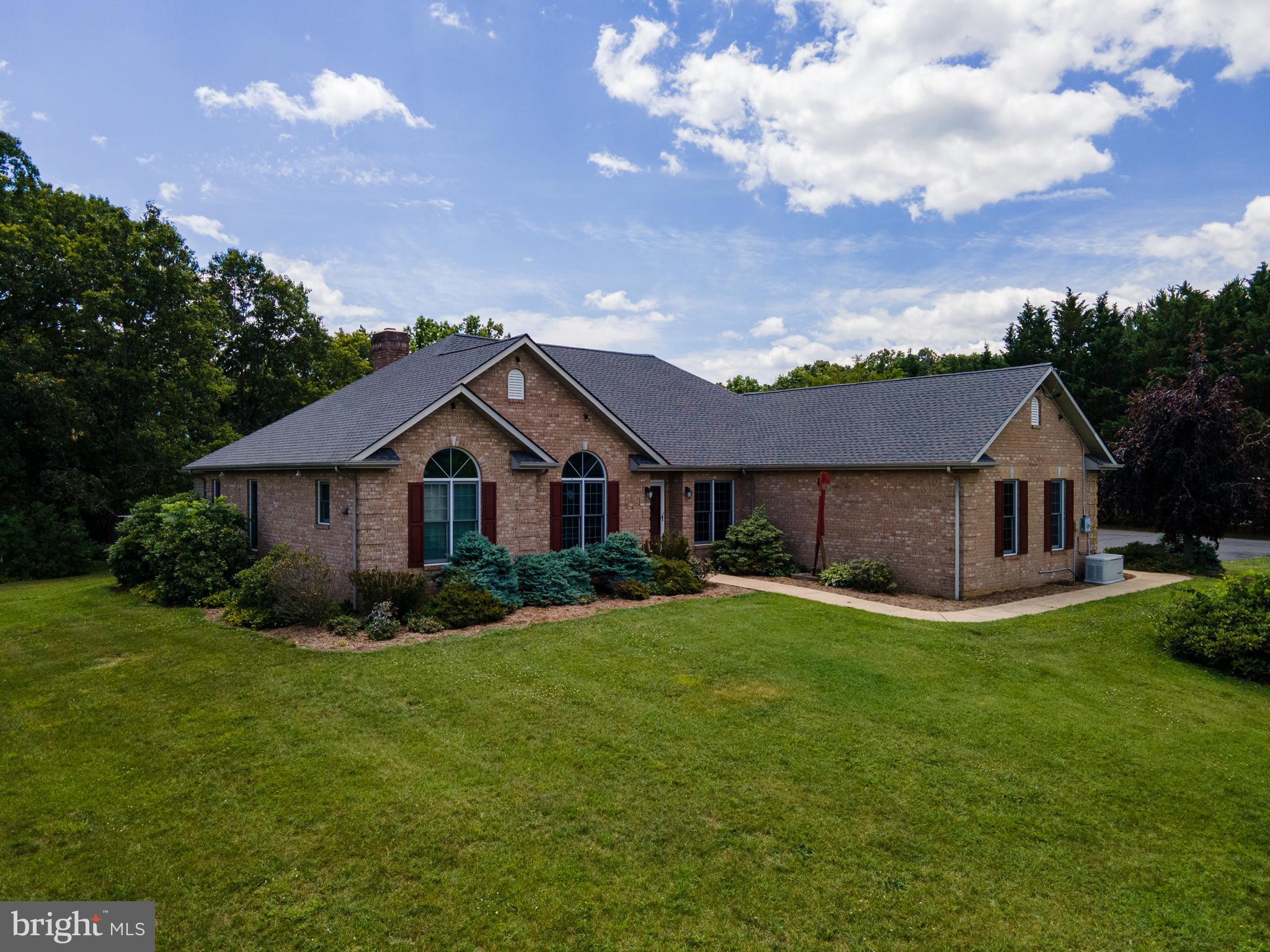 825 Parkview Estates Road Luray, VA 22835 - Photo 2 of 31