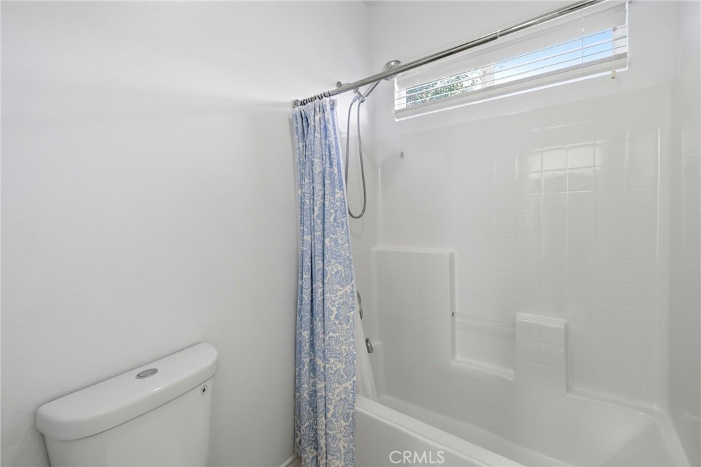 17213 Noble View Circle Riverside, CA 92503 - Photo 31 of 52 Upstairs Bath