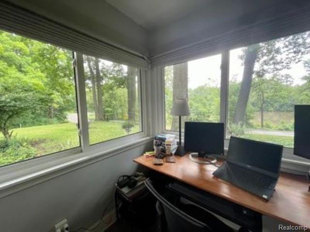 2106 Tecumseh River Road Lansing, MI 48906 - Photo 8 of 33 08-Photo 8.jpg