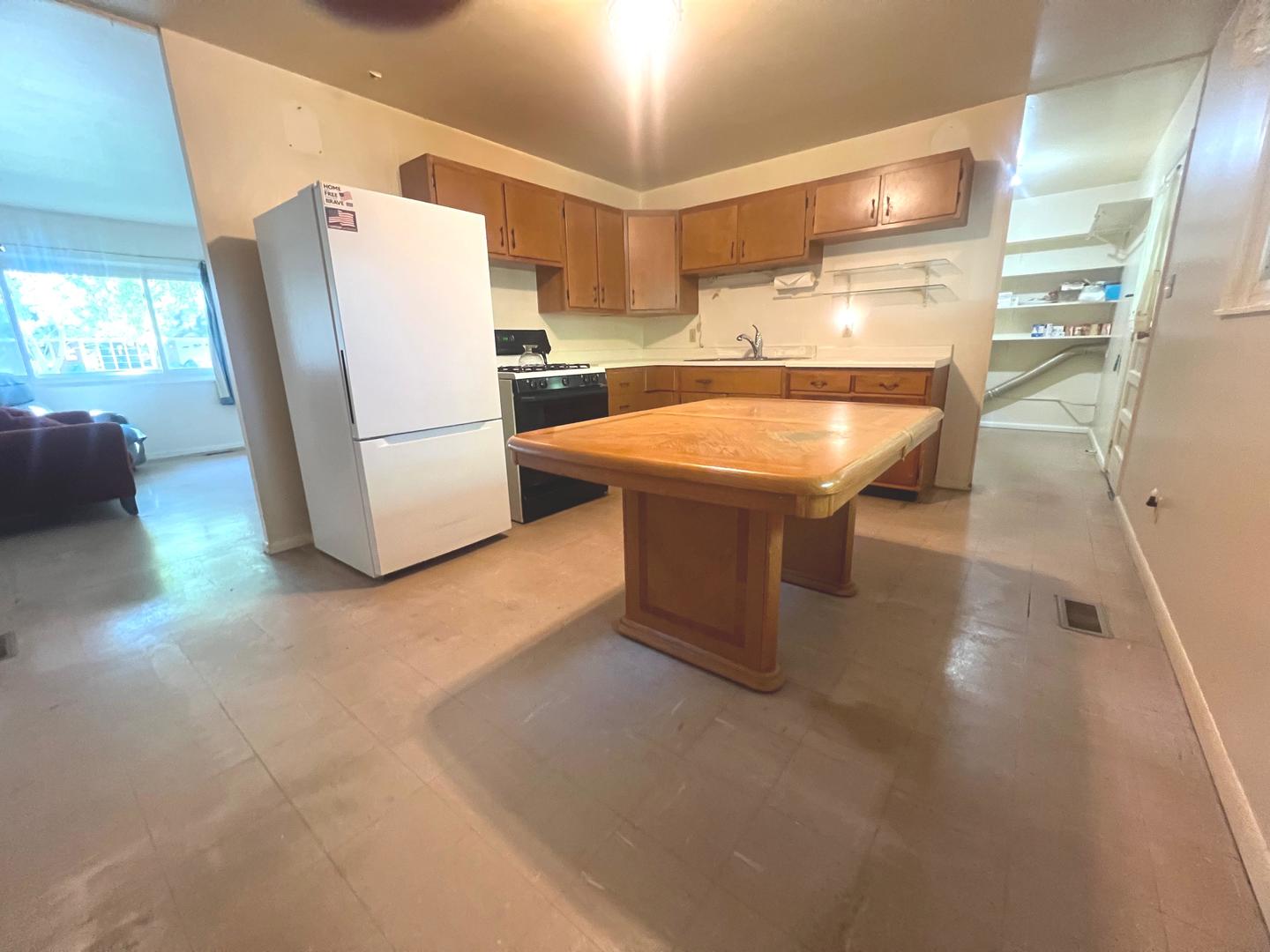 412 Audubon Road Streamwood, IL 60107 - Photo 3 of 9