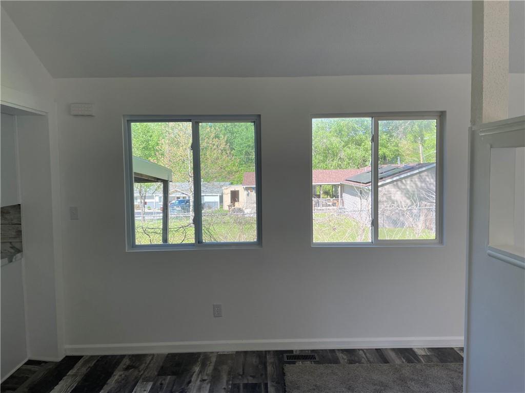 602 East Eisenhower Road Lansing, KS 66043 - Photo 15 of 21