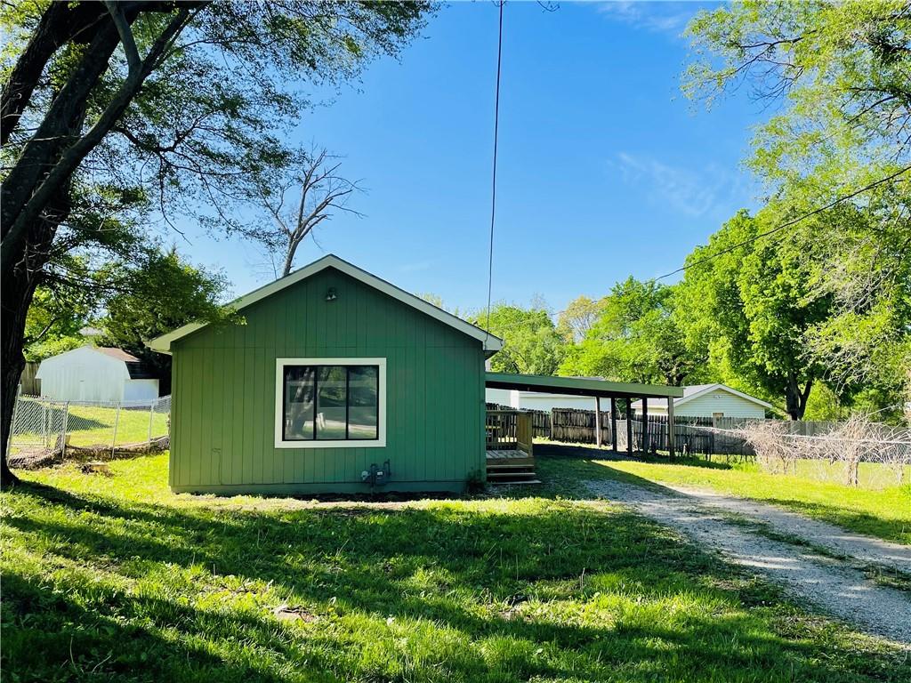 602 East Eisenhower Road Lansing, KS 66043 - Photo 2 of 21