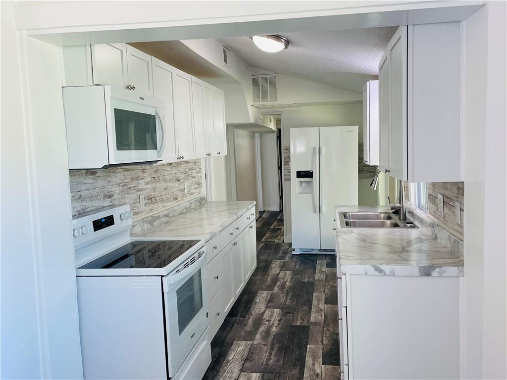 602 East Eisenhower Road Lansing, KS 66043 - Photo 5 of 21