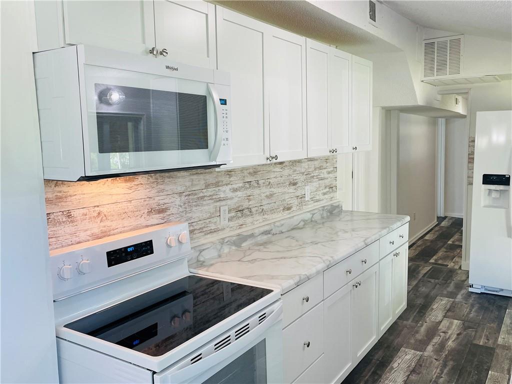 602 East Eisenhower Road Lansing, KS 66043 - Photo 6 of 21