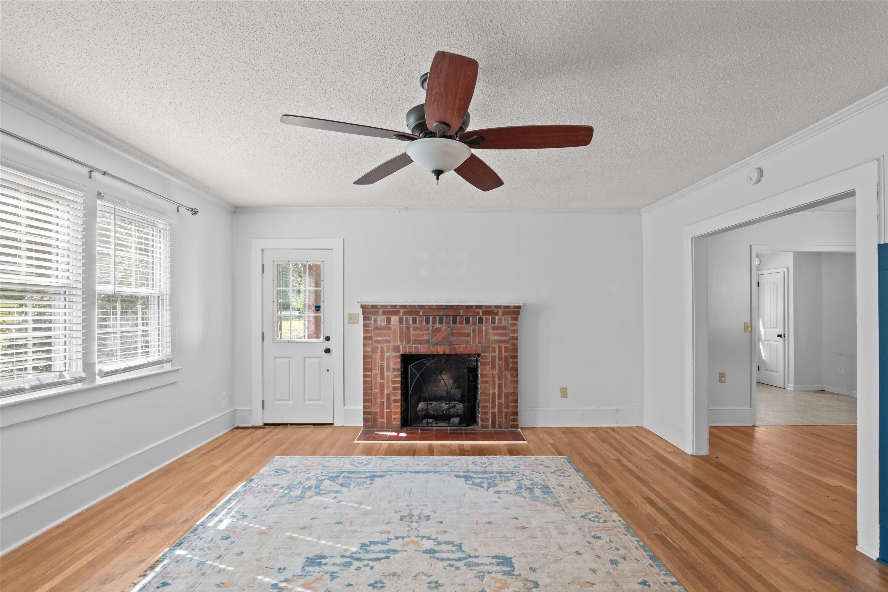 126 Tignall Road Washington, GA 30673 - Photo 9 of 45 Living Room