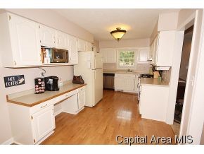 62 Ramblewood Road Chatham, IL 62629 - Photo 6 of 21 Gallery Image 6