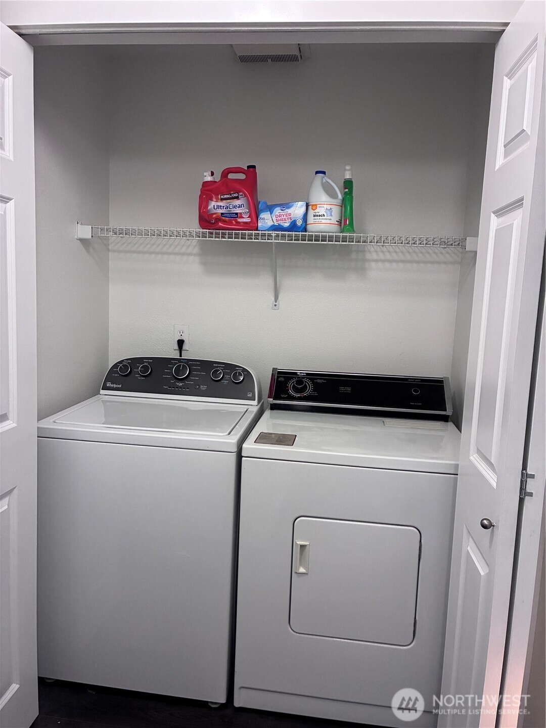 11002 Southeast Petrovitsky Road, Unit I203 Renton, WA 98055 - Photo 15 of 23 Gallery Image 15