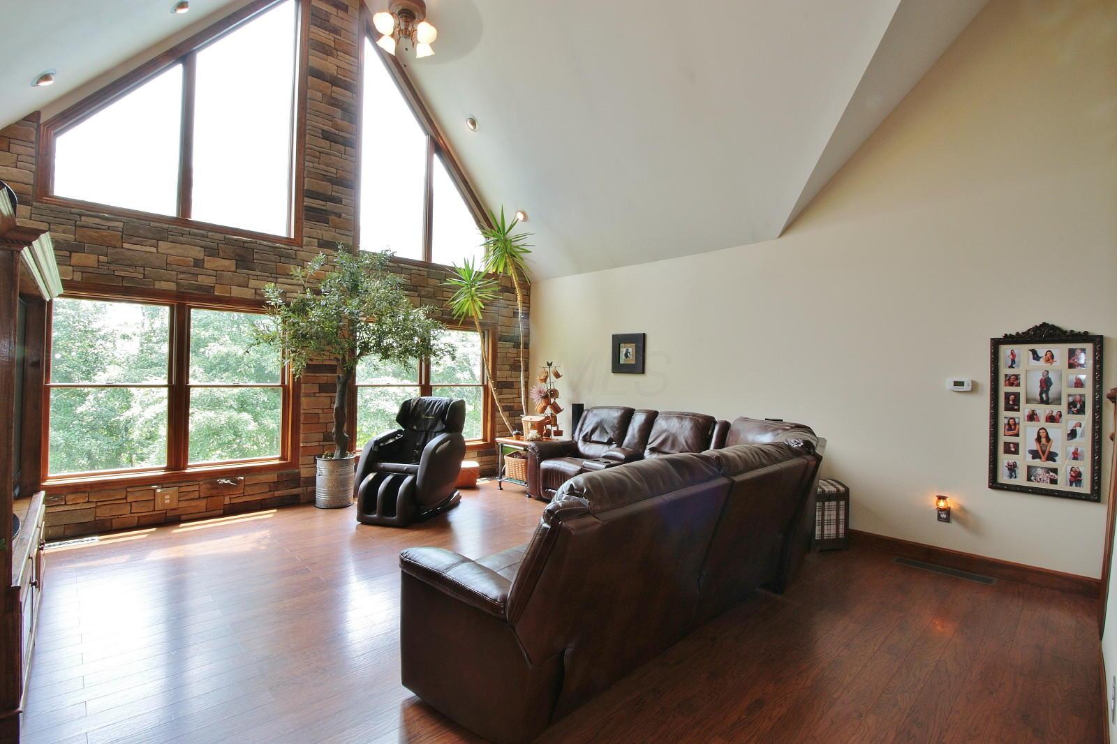 705 Jersey Ridge Road Zanesville, OH 43701 - Photo 3 of 33