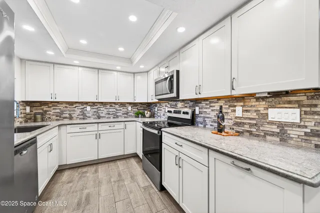 $325,000 | 196 Country Club Drive, Melbourne, FL 32940