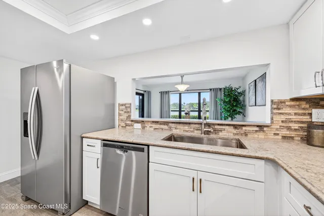 $325,000 | 196 Country Club Drive, Melbourne, FL 32940