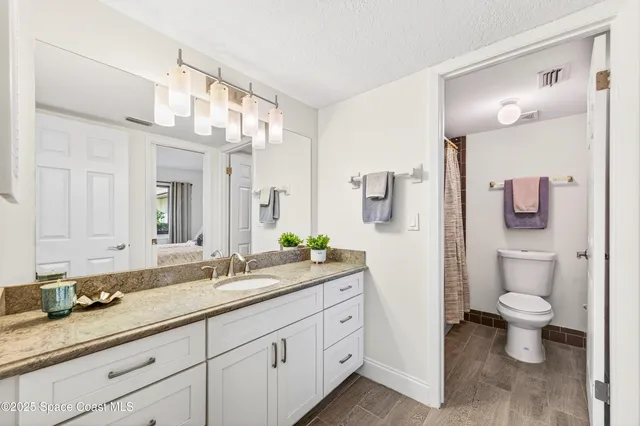 $325,000 | 196 Country Club Drive, Melbourne, FL 32940