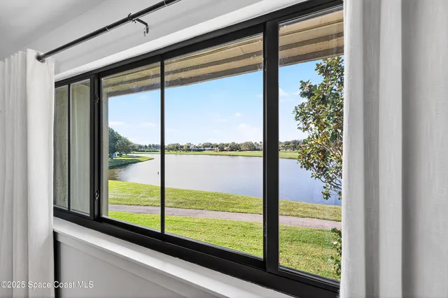 $325,000 | 196 Country Club Drive, Melbourne, FL 32940