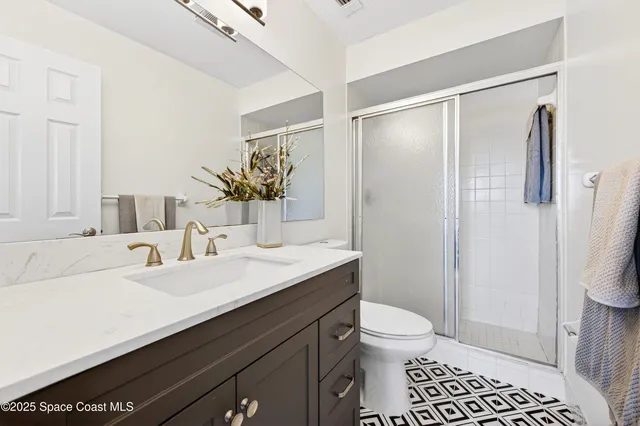 $325,000 | 196 Country Club Drive, Melbourne, FL 32940