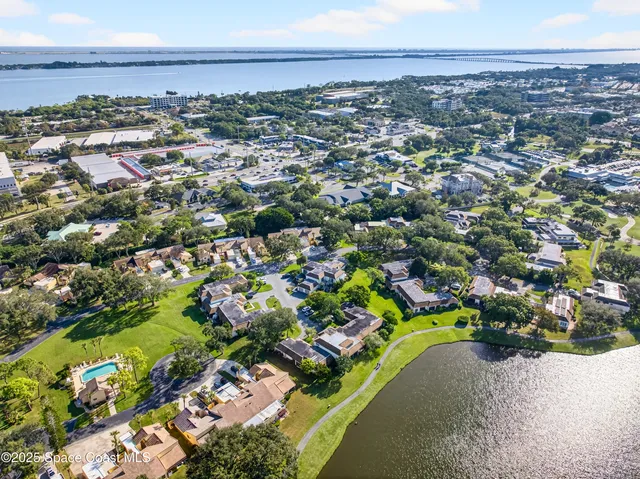 $325,000 | 196 Country Club Drive, Melbourne, FL 32940