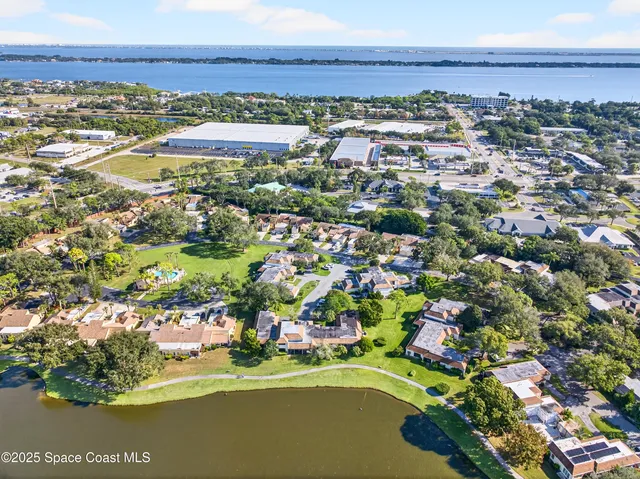 $325,000 | 196 Country Club Drive, Melbourne, FL 32940