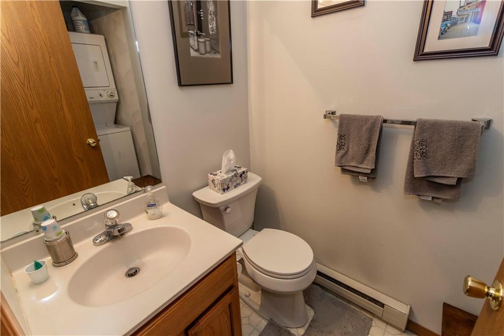 1847 Eagles Ridge Way Hidden Valley, PA 15502 - Photo 14 of 37 Stairwell