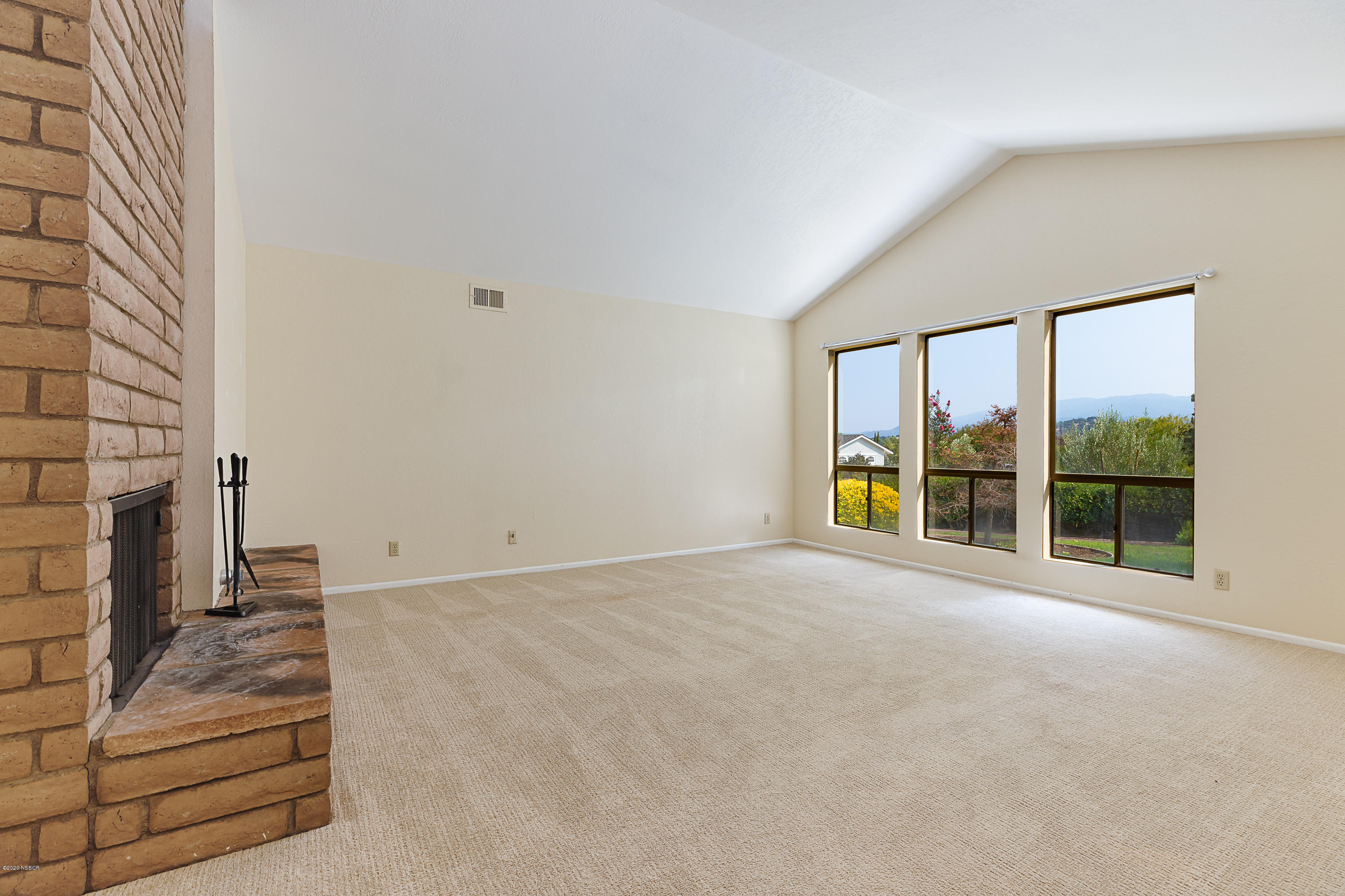 1837 Viborg Road Solvang, CA 93463 - Photo 3 of 20 Living