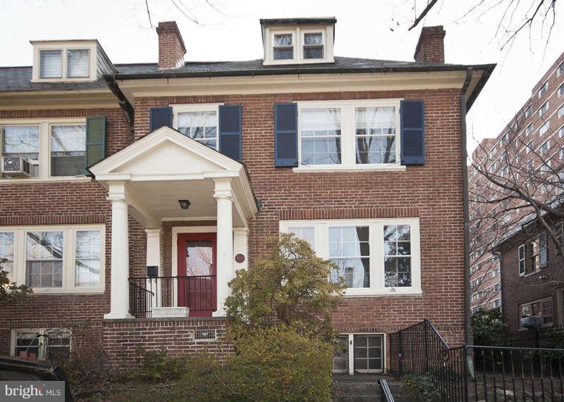 3923 Cloverhill Road Baltimore, MD 21218 - Photo 1 of 30 Exterior (General)
