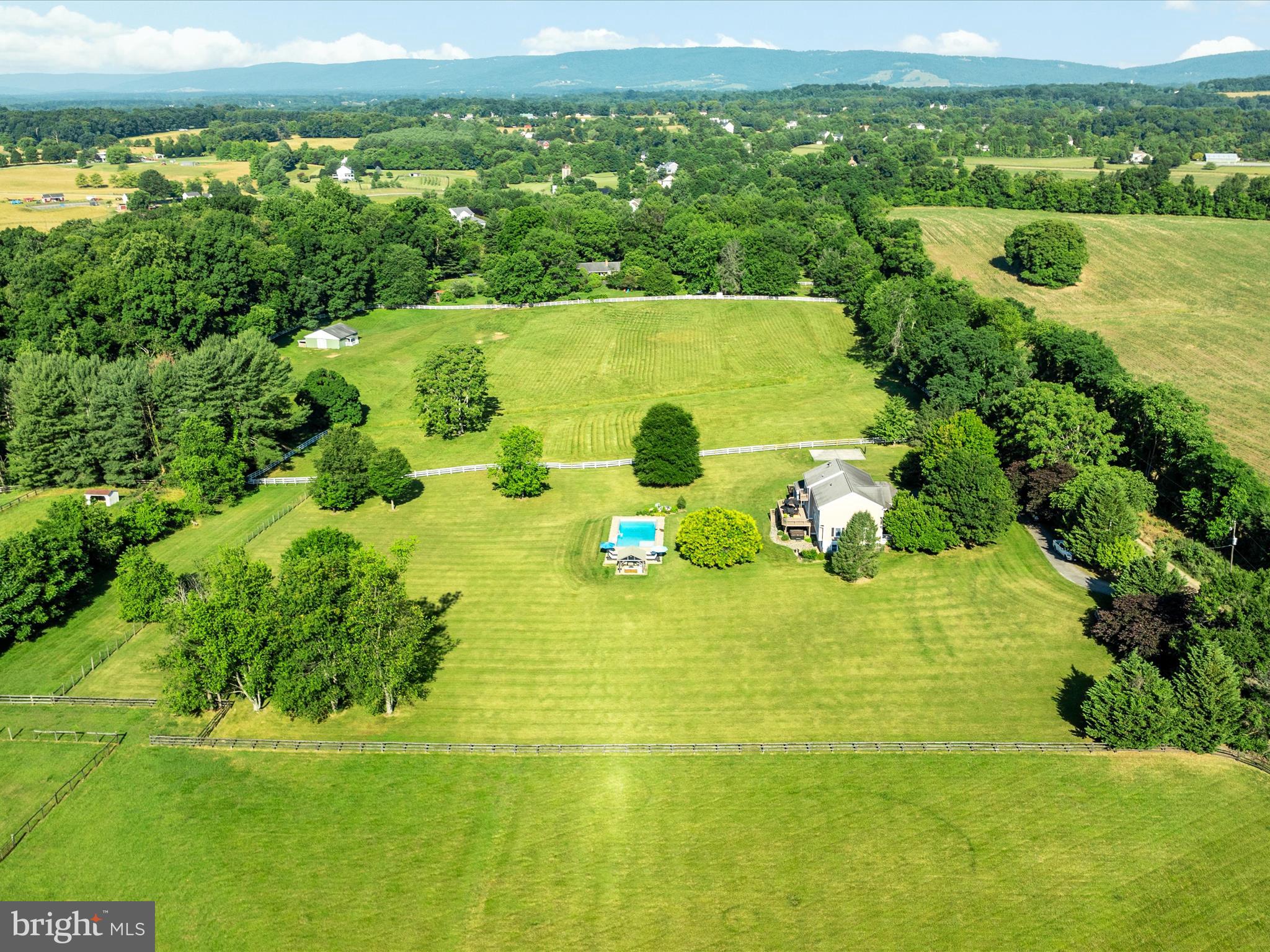 36823 Shoemaker School Road Purcellville, VA 20132 - Photo 2 of 59 a view of an outdoor space
