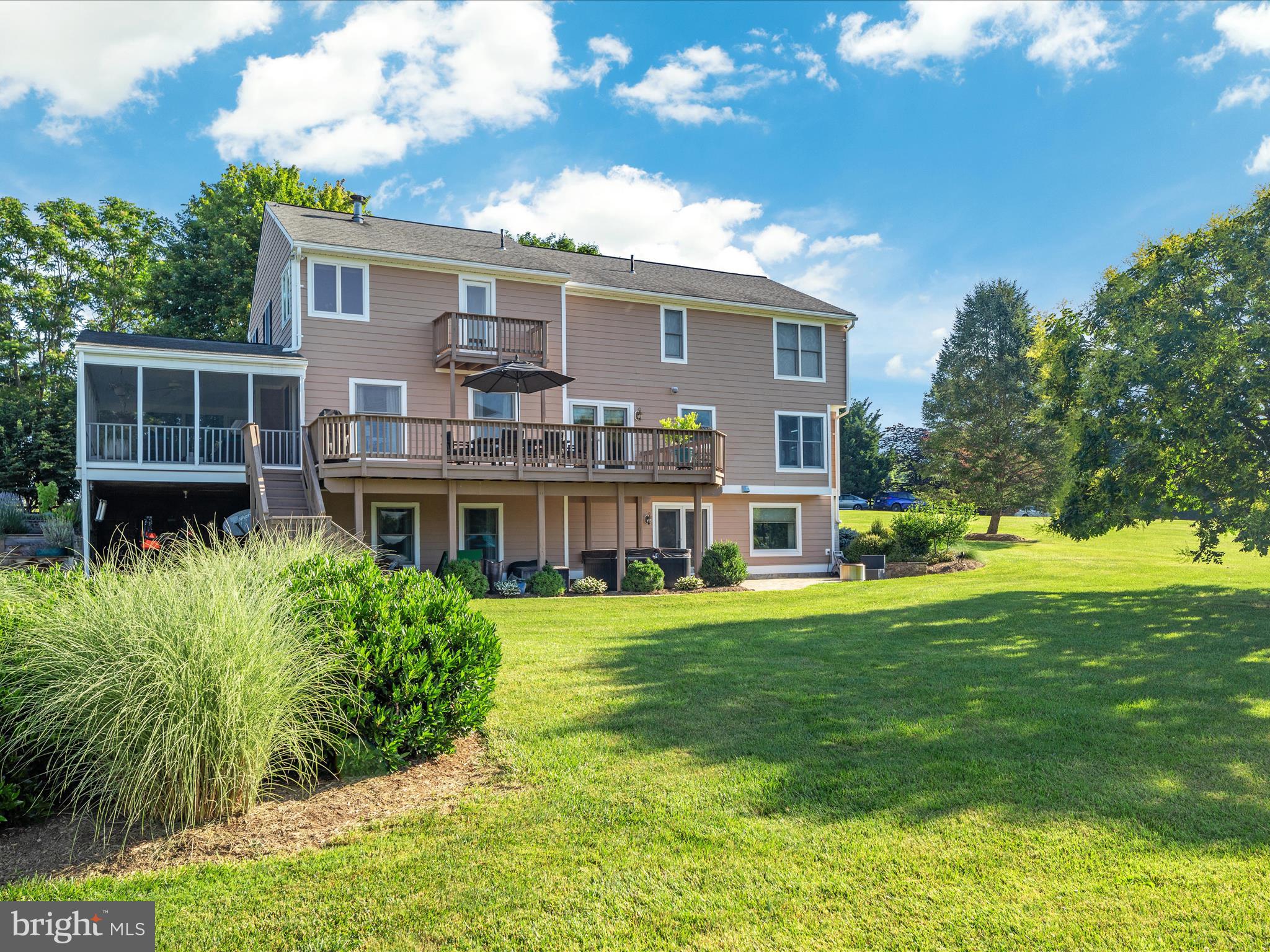 36823 Shoemaker School Road Purcellville, VA 20132 - Photo 33 of 59 Two decks