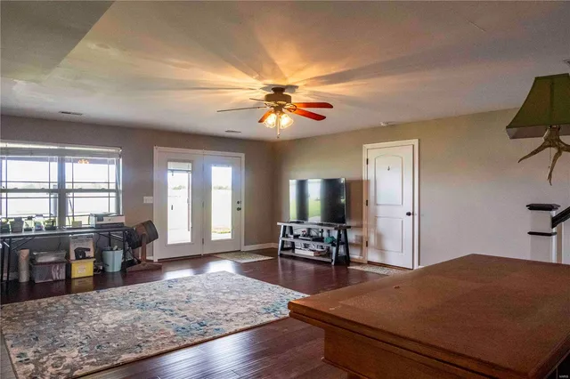 $1 | 10550 Hwy A, Higbee, MO 65257