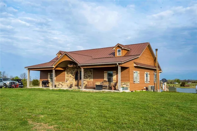 $1 | 10550 Hwy A, Higbee, MO 65257