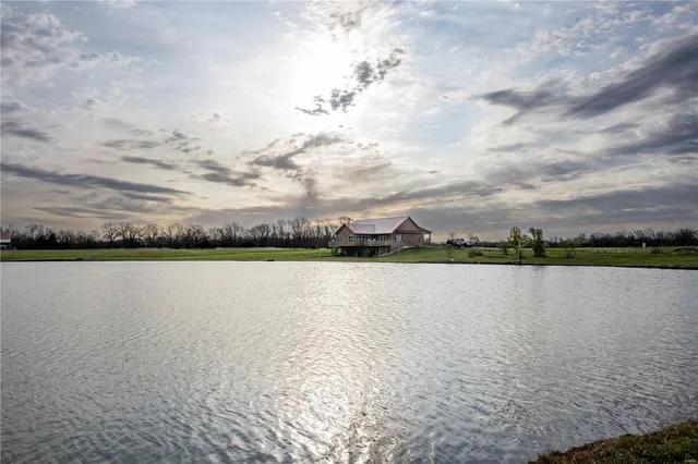 $1 | 10550 Hwy A, Higbee, MO 65257