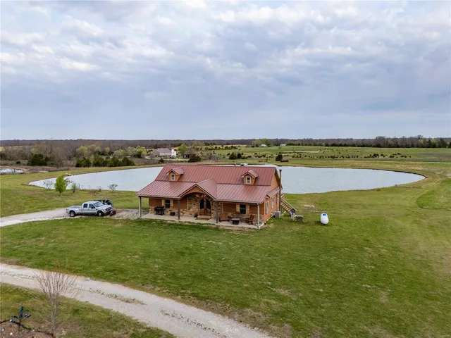 $1 | 10550 Hwy A, Higbee, MO 65257