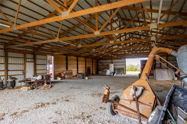 $1 | 10550 Hwy A, Higbee, MO 65257