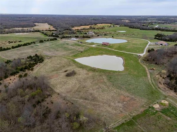 $1 | 10550 Hwy A, Higbee, MO 65257