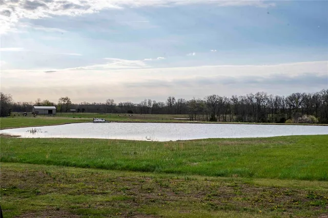 $1 | 10550 Hwy A, Higbee, MO 65257