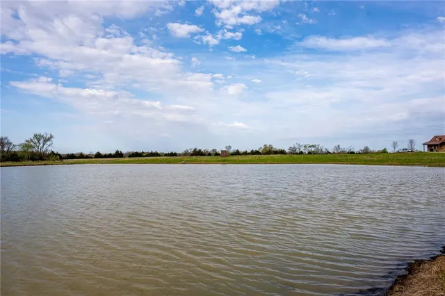 $1 | 10550 Hwy A, Higbee, MO 65257