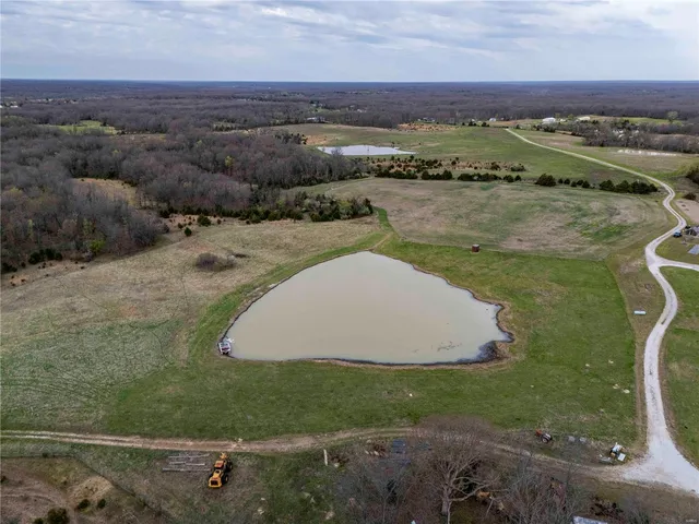 $1 | 10550 Hwy A, Higbee, MO 65257