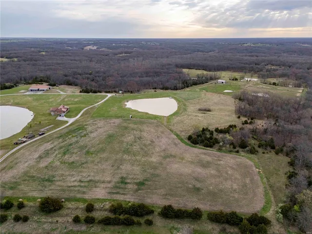 $1 | 10550 Hwy A, Higbee, MO 65257