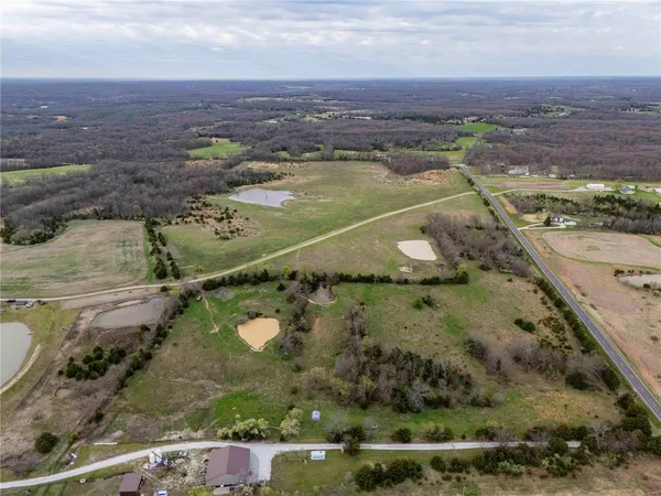 $1 | 10550 Hwy A, Higbee, MO 65257