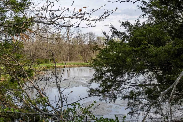 $1 | 10550 Hwy A, Higbee, MO 65257