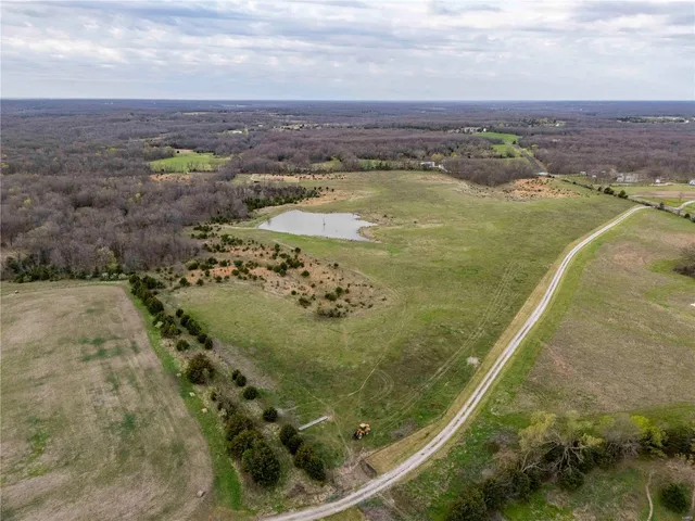 $1 | 10550 Hwy A, Higbee, MO 65257