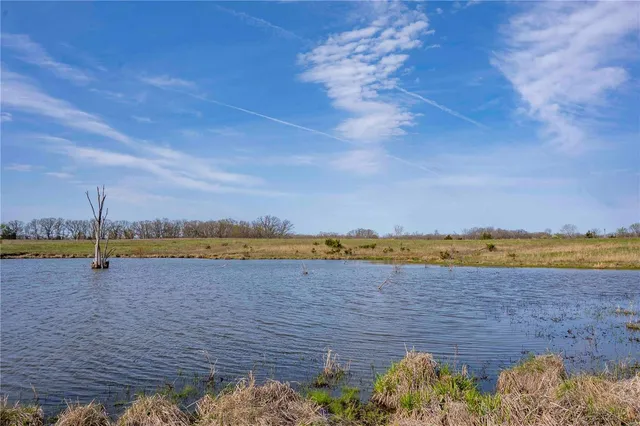 $1 | 10550 Hwy A, Higbee, MO 65257