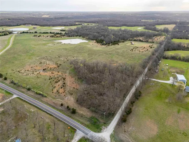 $1 | 10550 Hwy A, Higbee, MO 65257