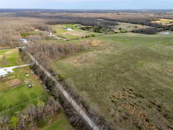 $1 | 10550 Hwy A, Higbee, MO 65257