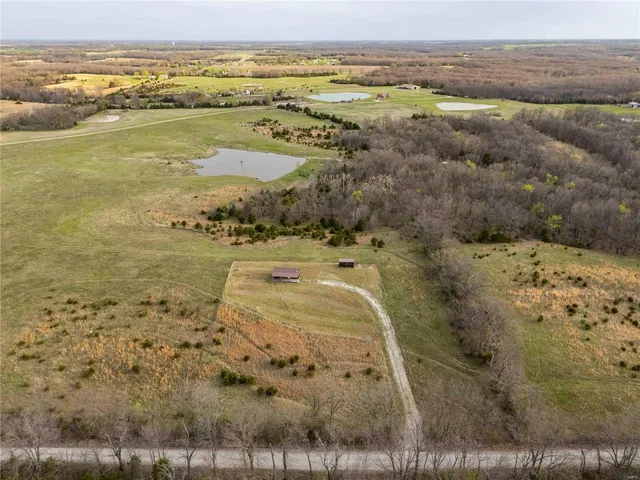 $1 | 10550 Hwy A, Higbee, MO 65257