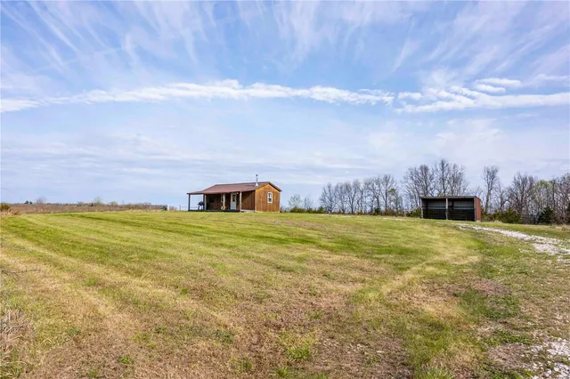 $1 | 10550 Hwy A, Higbee, MO 65257