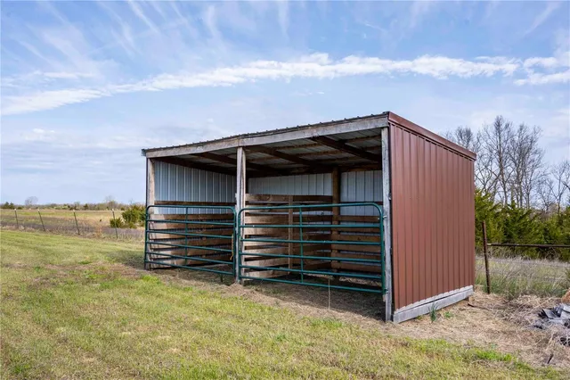 $1 | 10550 Hwy A, Higbee, MO 65257